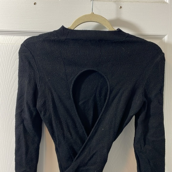 Express open back crop sweater - Picture 2 of 3